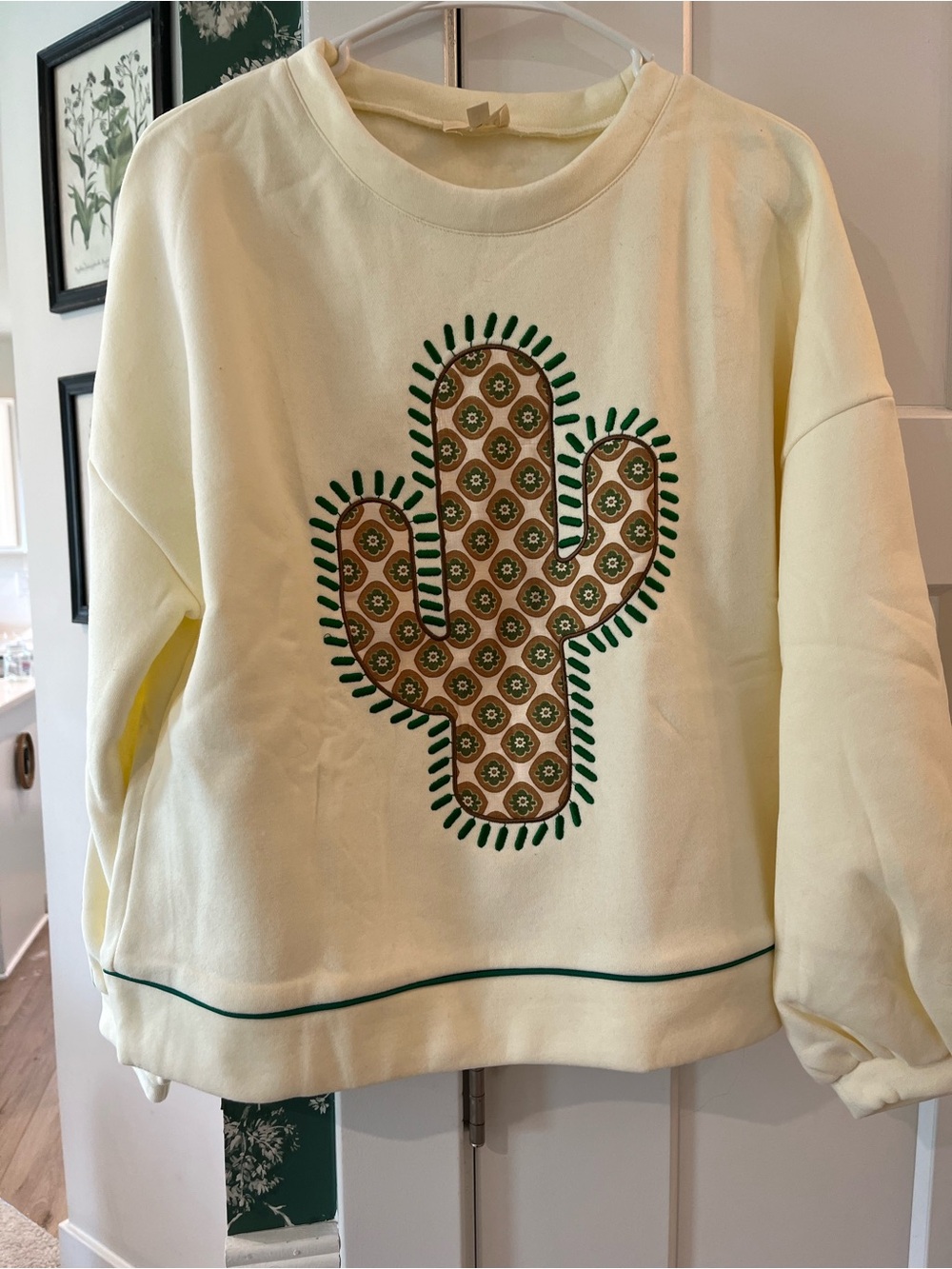 BiBi Cream Sweatshirt with Green  and Brown Cactus Appliqué NWOT